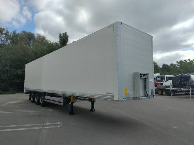 Semi box semi trailer